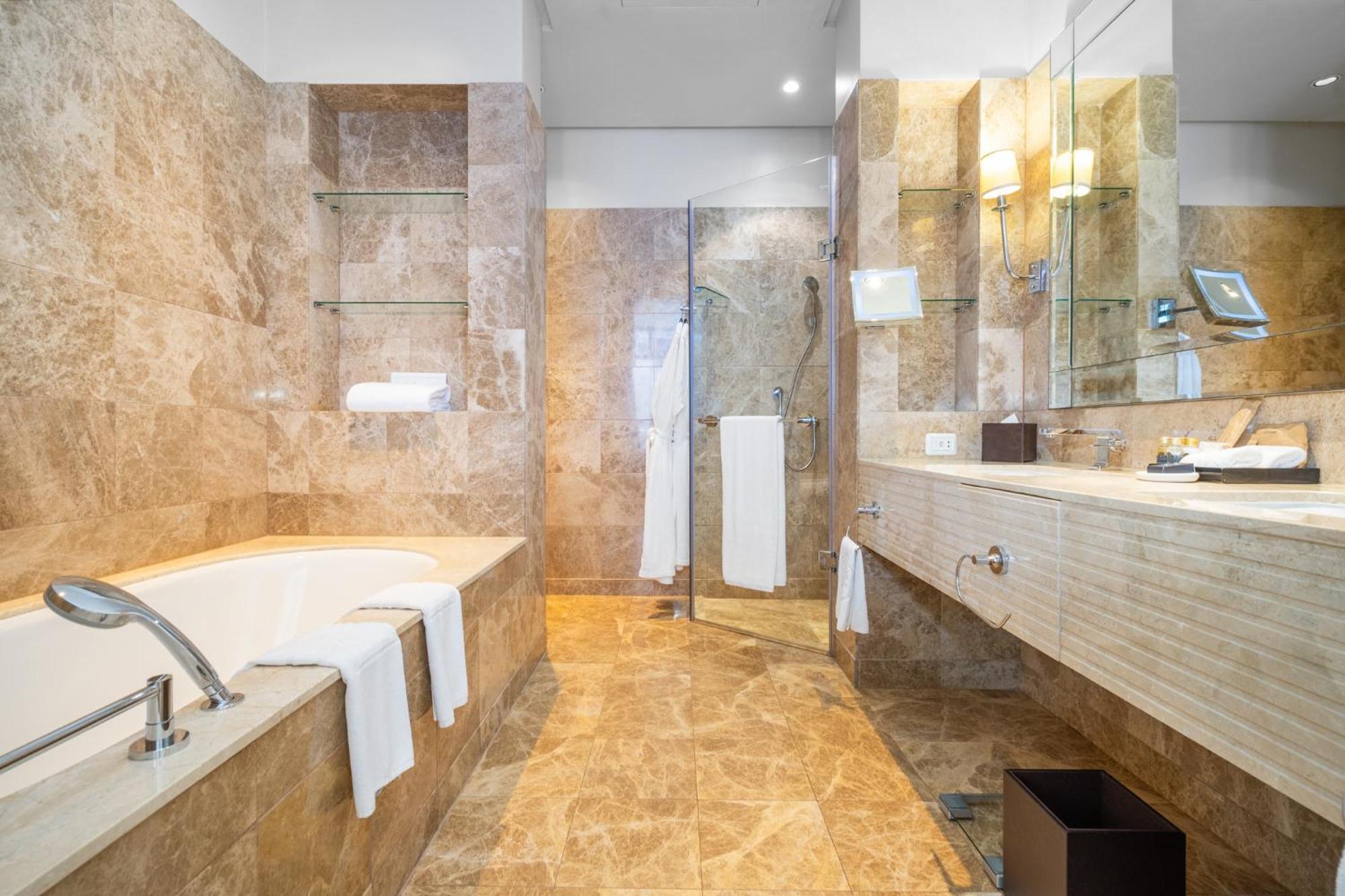 Taj Hotel 305 Cape Town Bagian luar foto