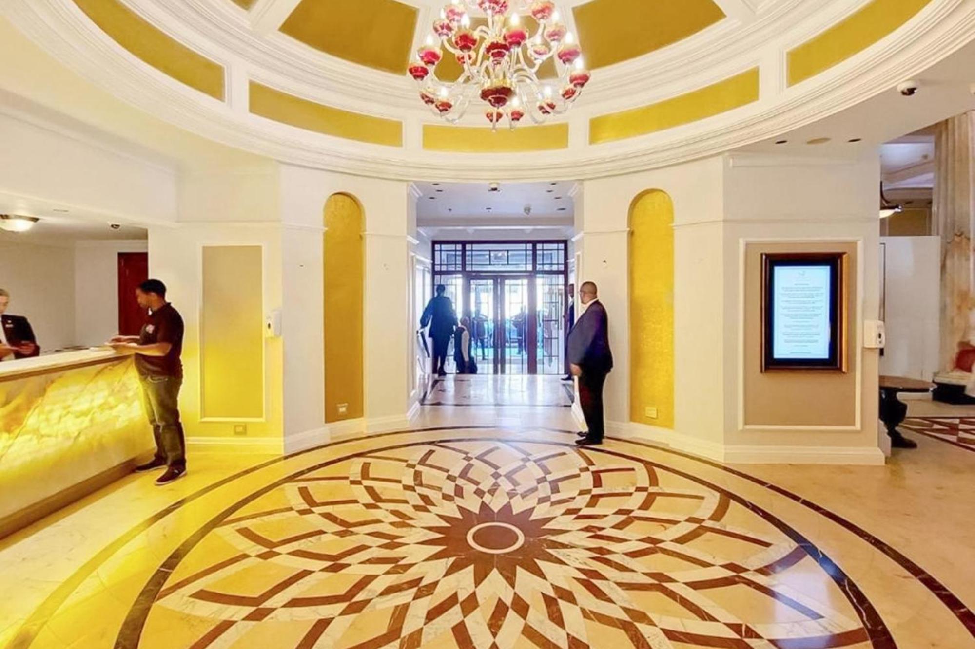 Taj Hotel 305 Cape Town Bagian luar foto